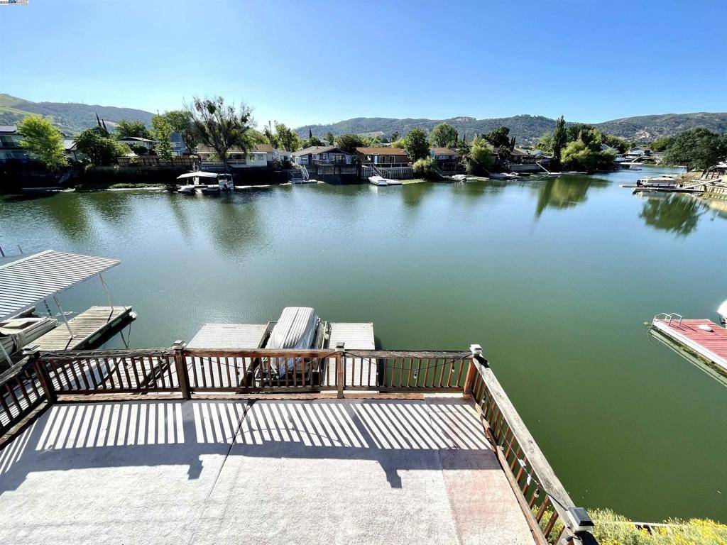 Clearlake Oaks, CA 95423,668 Keys Blvd.