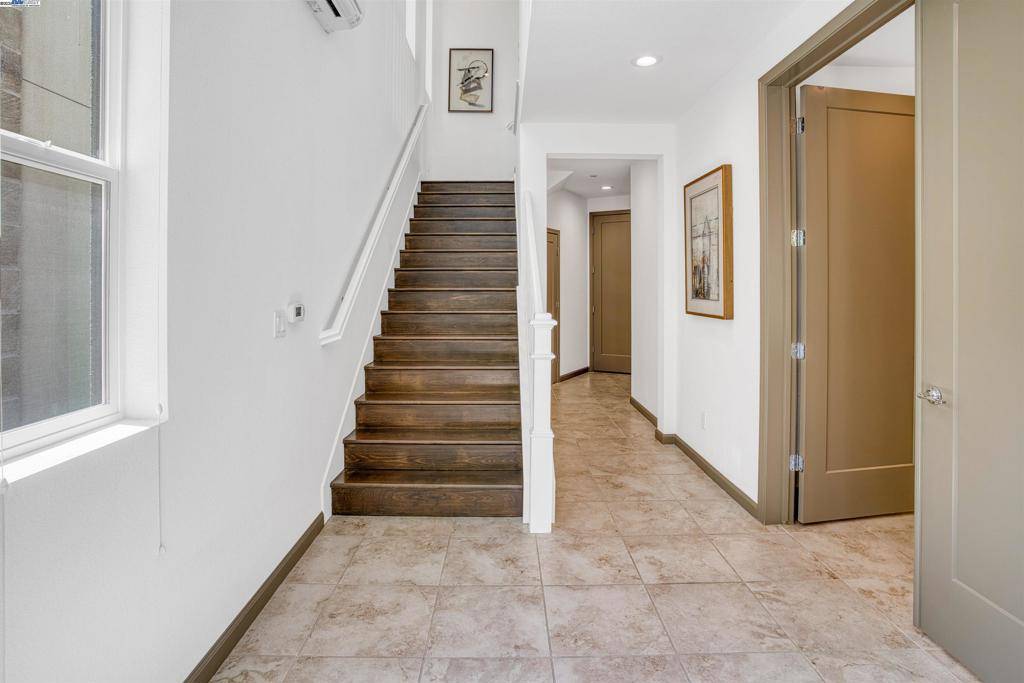 Dublin, CA 94568,5792 Barley Rd