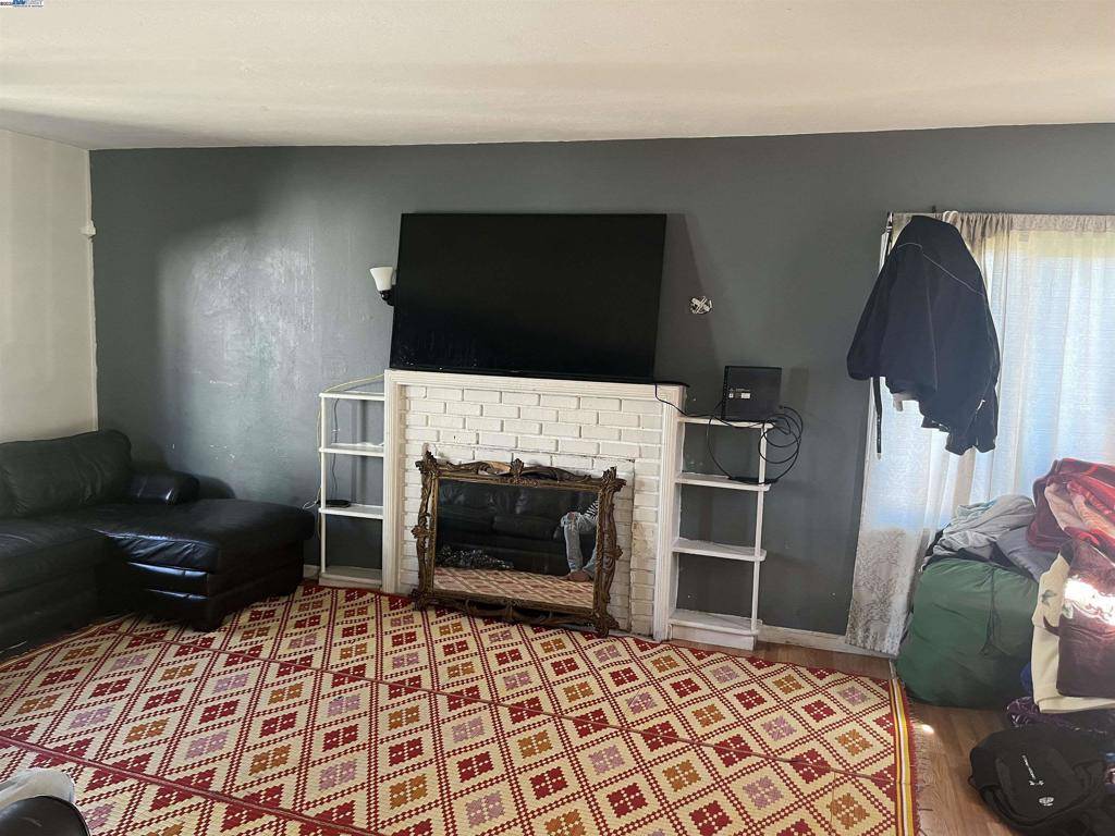 Oakland, CA 94605,2421 Ritchie St