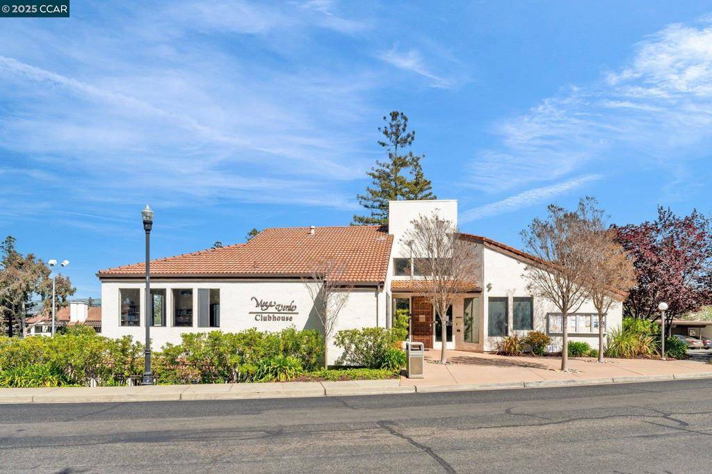 Hayward, CA 94546,21239 Gary Dr #114