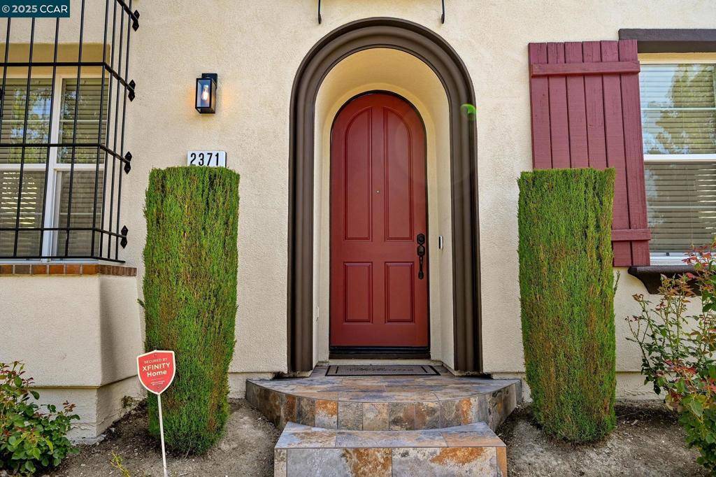 San Ramon, CA 94582,2371 Magnolia Bridge Dr