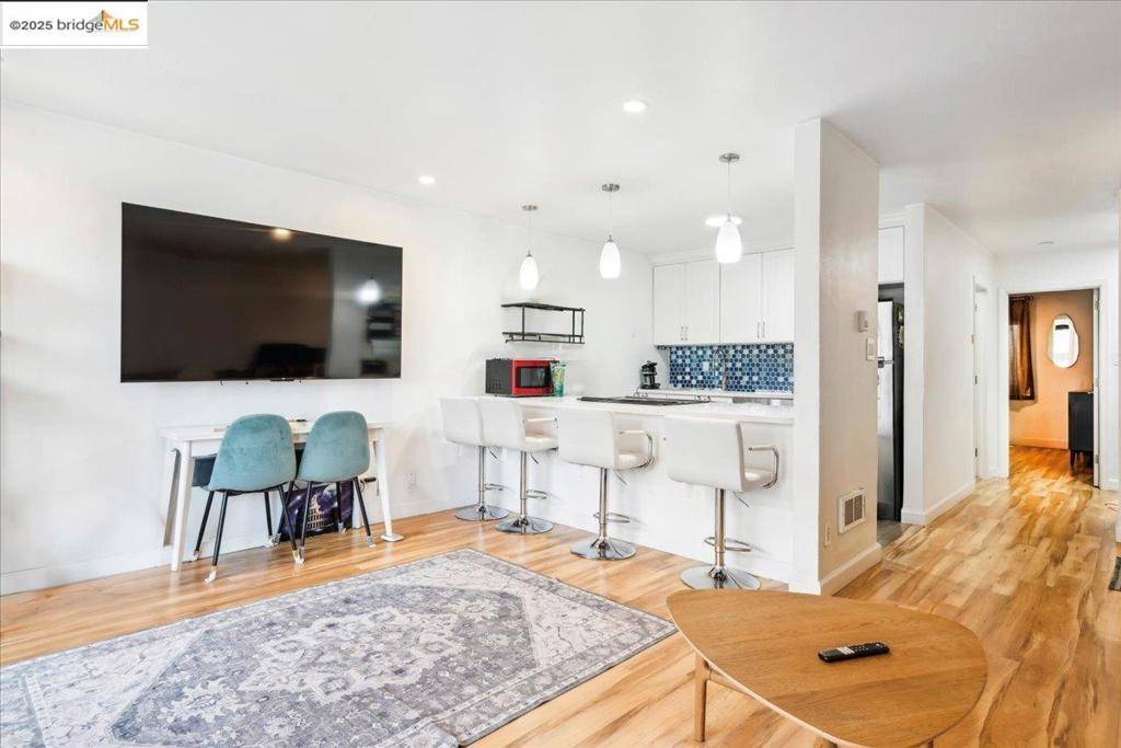 Oakland, CA 94607,5 embarcadero #130