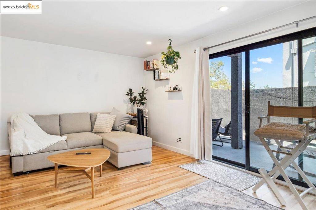 Oakland, CA 94607,5 embarcadero #130
