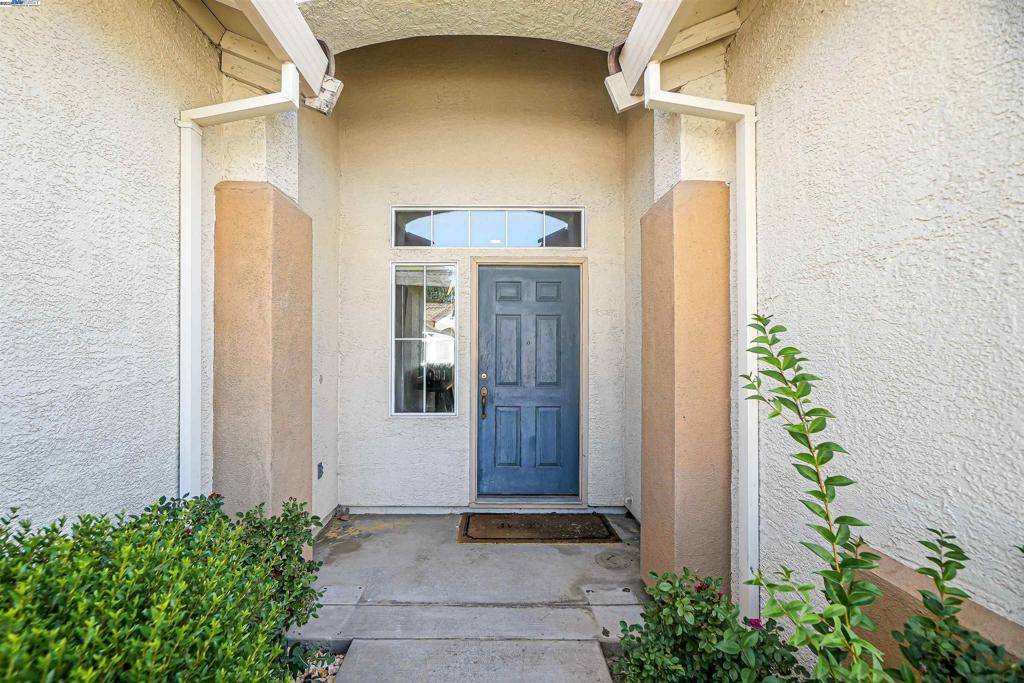 Elk Grove, CA 95624,9316 Boulder River Way