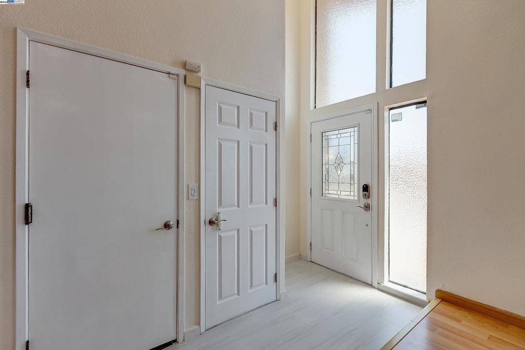 Hayward, CA 94545,1475 FRY LN