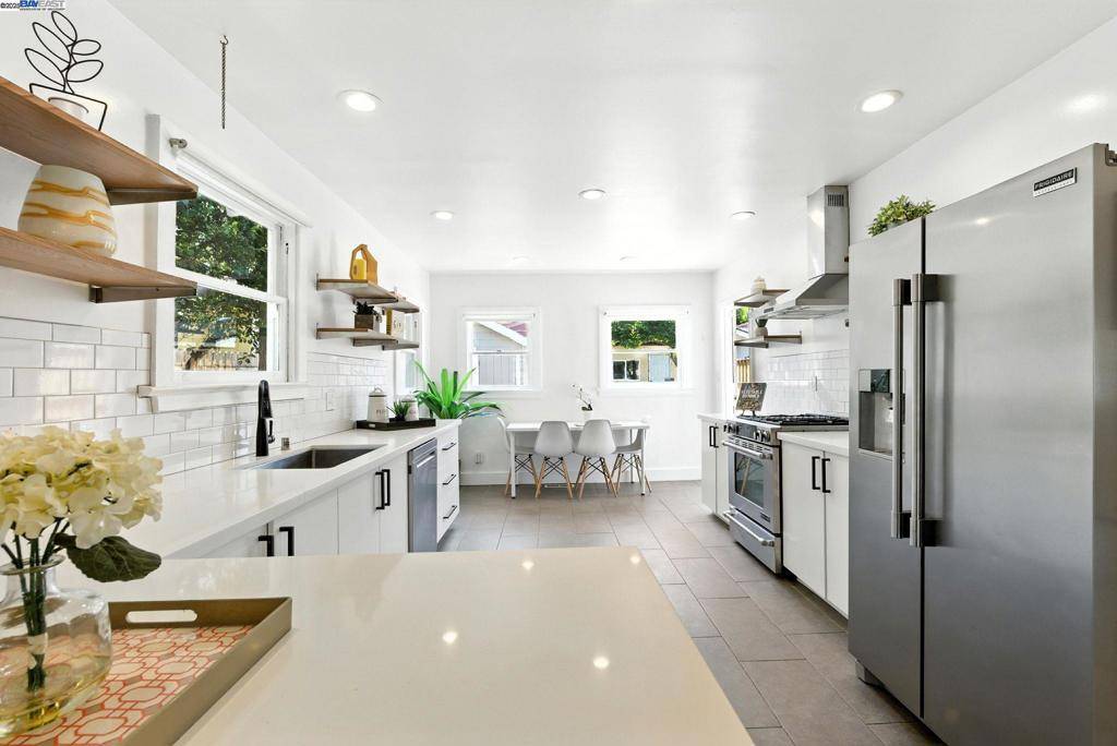 Oakland, CA 94602,3936 Midvale Ave