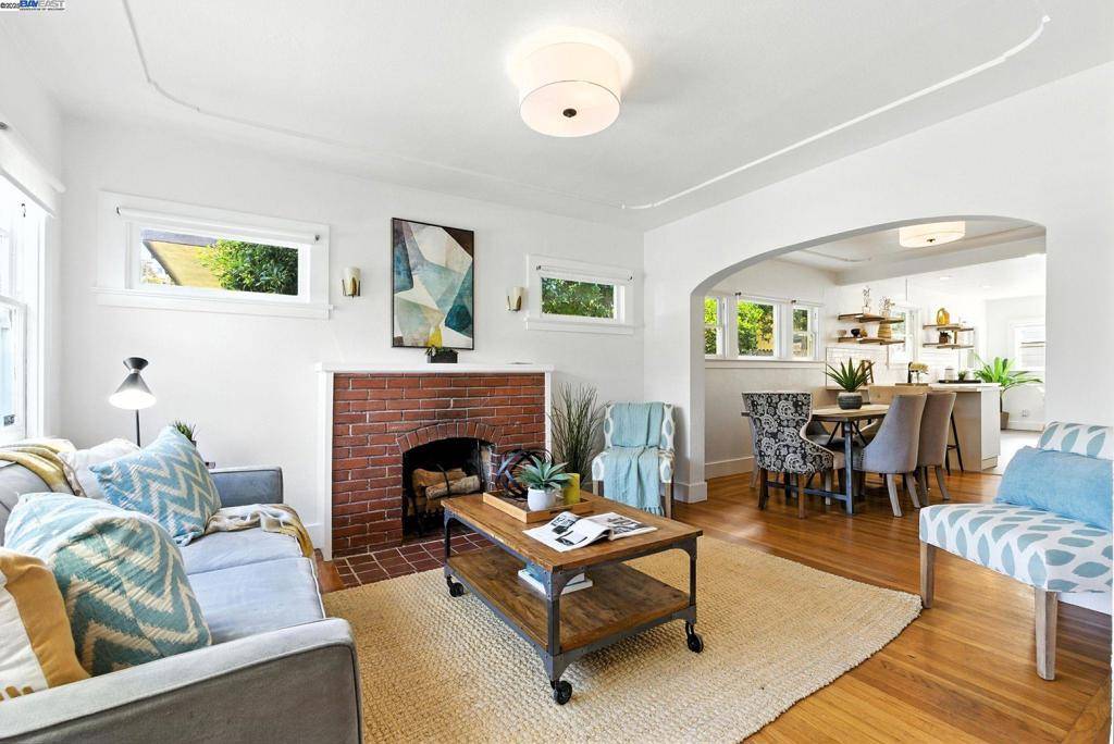 Oakland, CA 94602,3936 Midvale Ave