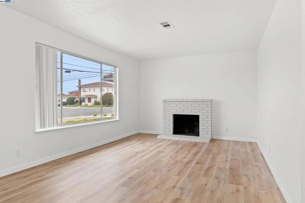 San Leandro, CA 94577,14658 Tiburon Road
