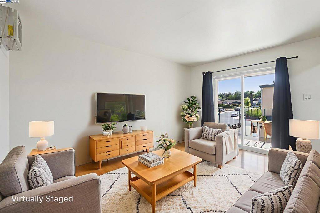 Pleasanton, CA 94566,3461 Norton Way #8