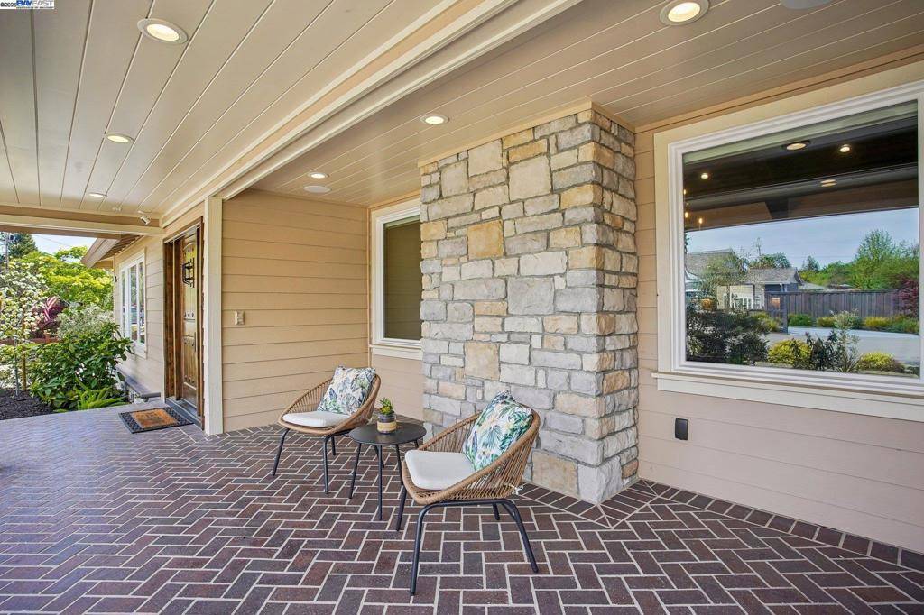 Danville, CA 94526,221 El Sobrante Dr