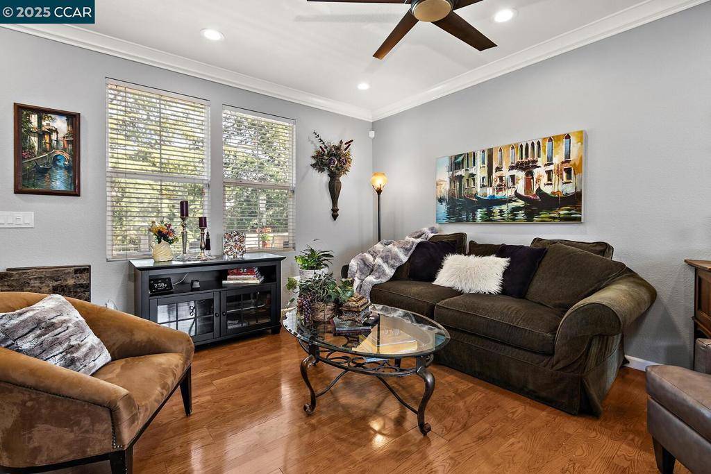 Pleasant Hill, CA 94523,26 Warhol Way