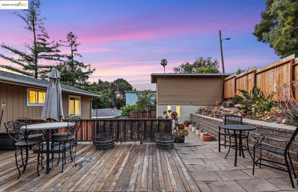Oakland, CA 94605,9244 Golf Links RD