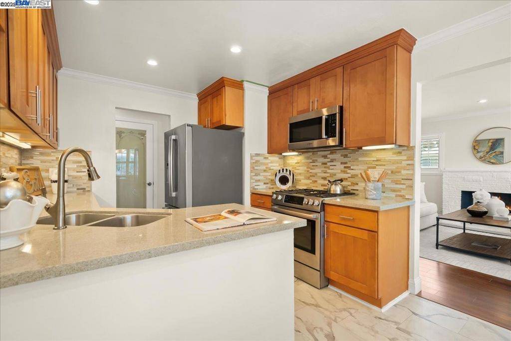 Fremont, CA 94539,41482 Beatrice St