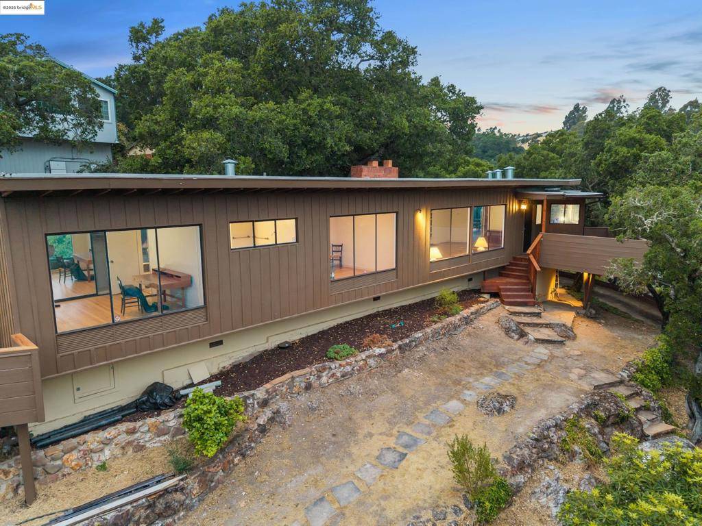 Oakland, CA 94605,4545 Oak Hill Rd