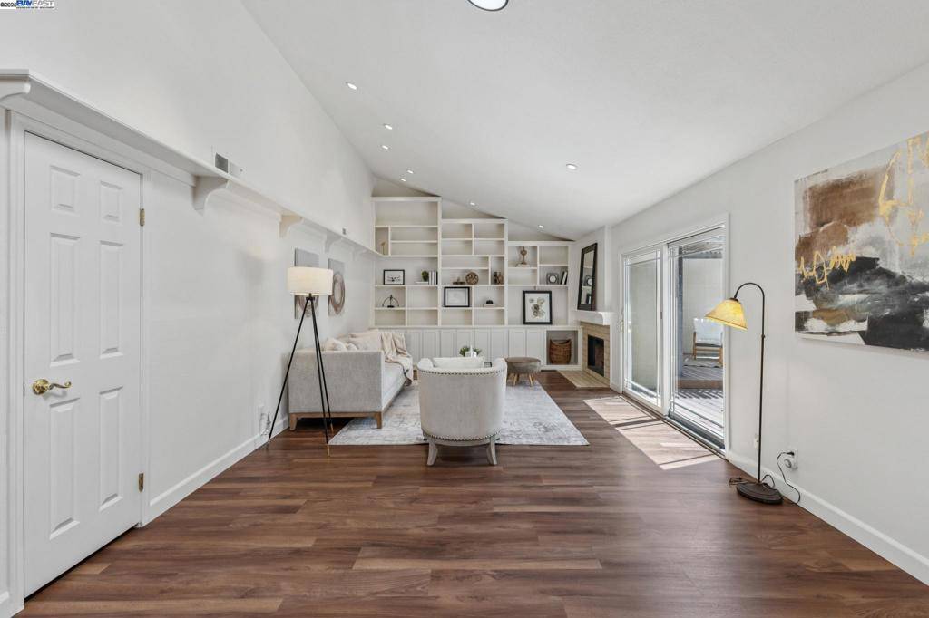 Pleasanton, CA 94566,4067 Peregrine Way