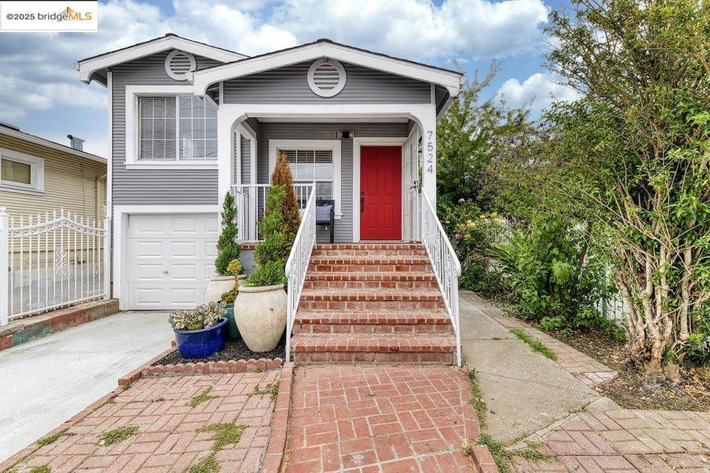 Oakland, CA 94605,7524 Halliday Ave