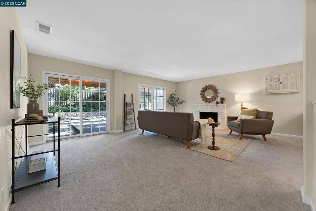 Martinez, CA 94553,1422 Flintwood Ct