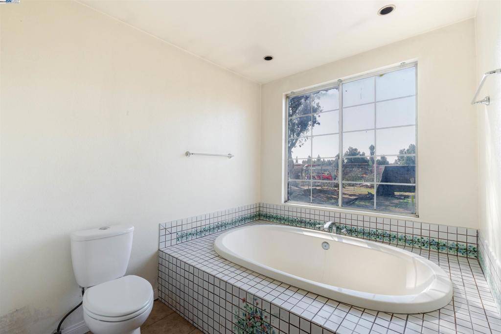 Jurupa Valley, CA 91752,6125 Ridgeview Ave