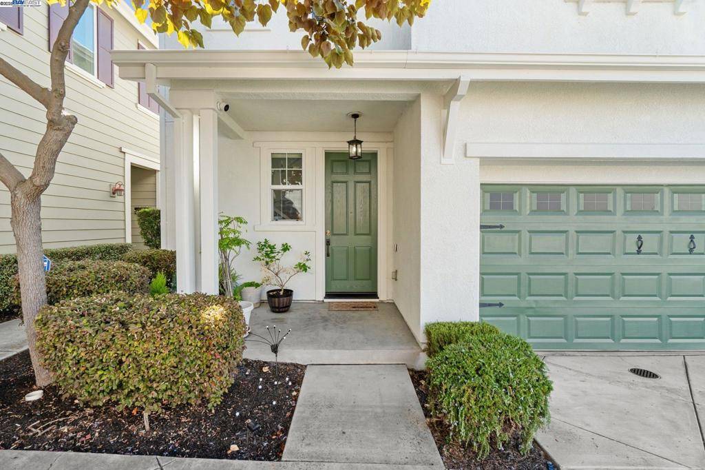 Martinez, CA 94553,663 Falling Star Dr