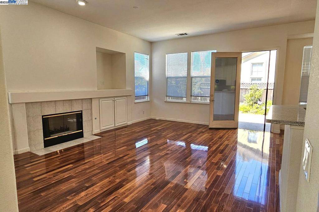 Fremont, CA 94539-3400,43401 Laurel Glen Cmn