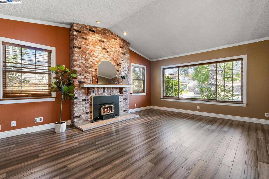 Livermore, CA 94550,1043 Vienna St