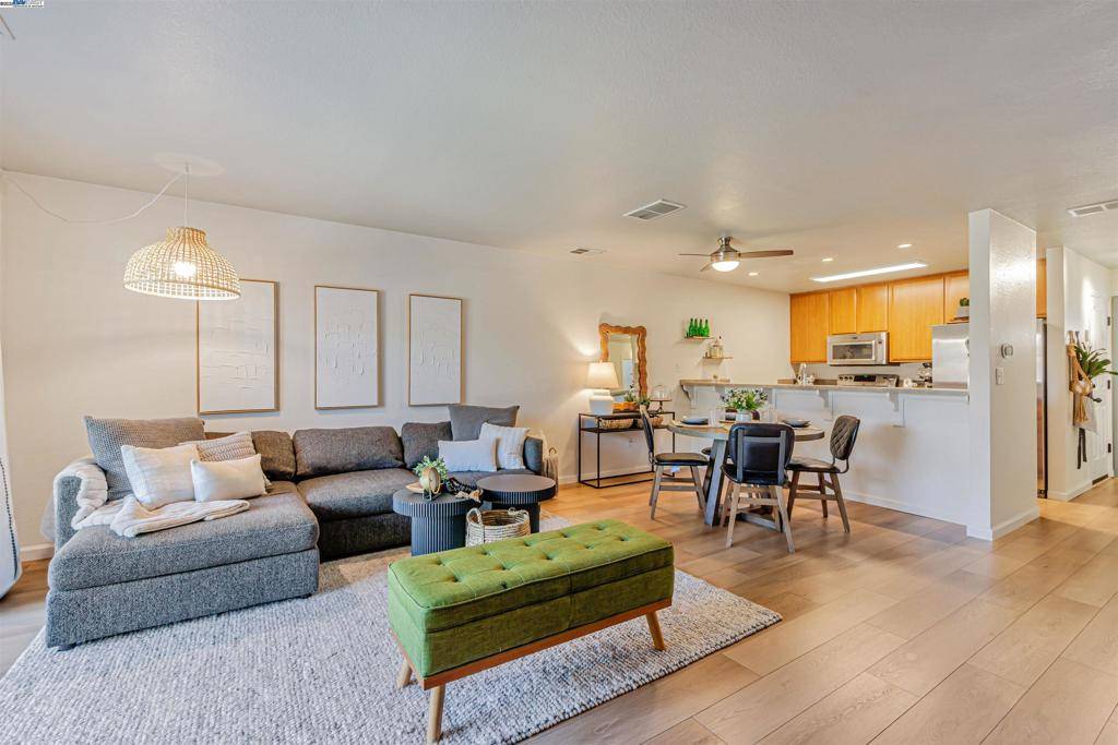 Pittsburg, CA 94565,3021 Peppermill Cir
