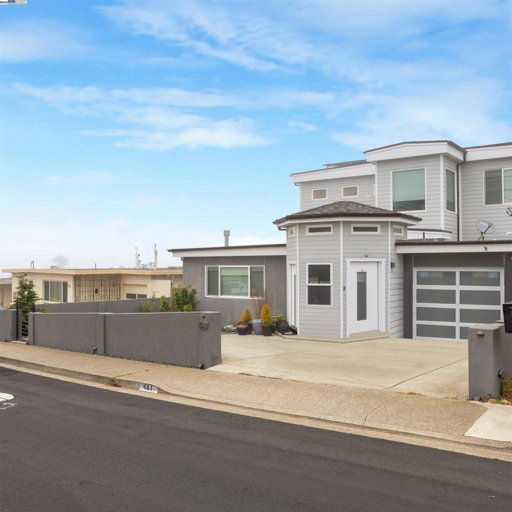 Pacifica, CA 94044,487 Manor Dr