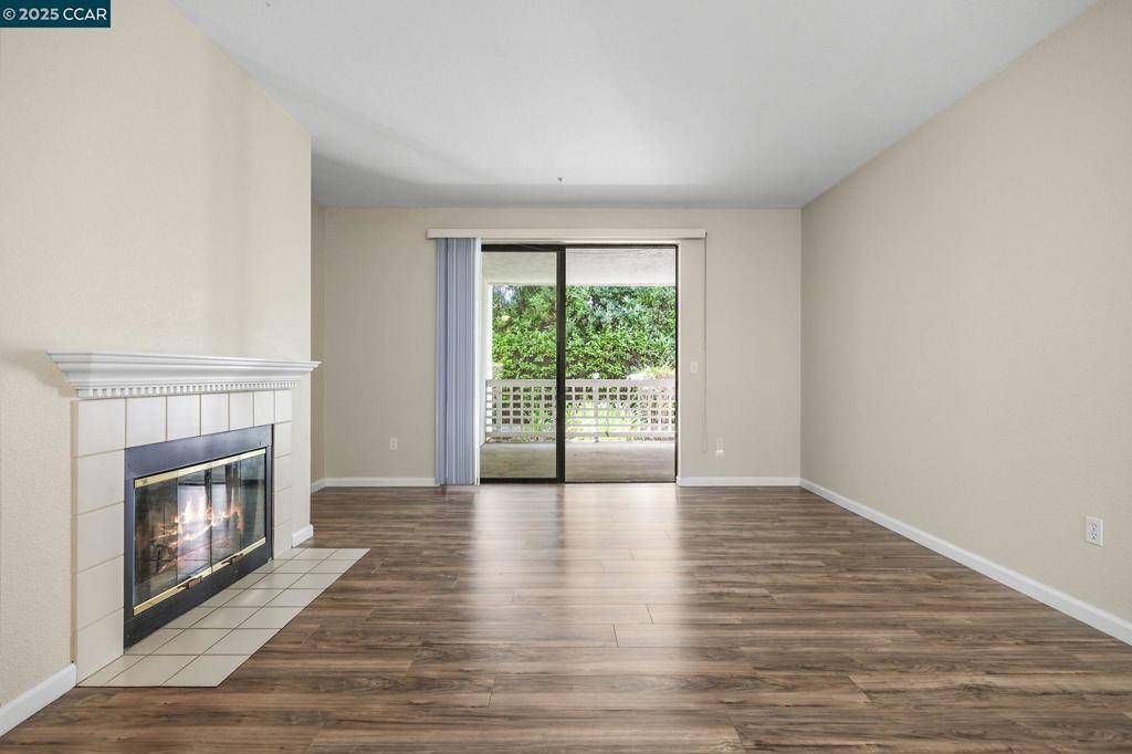 Walnut Creek, CA 94597,2584 Oak Rd #124