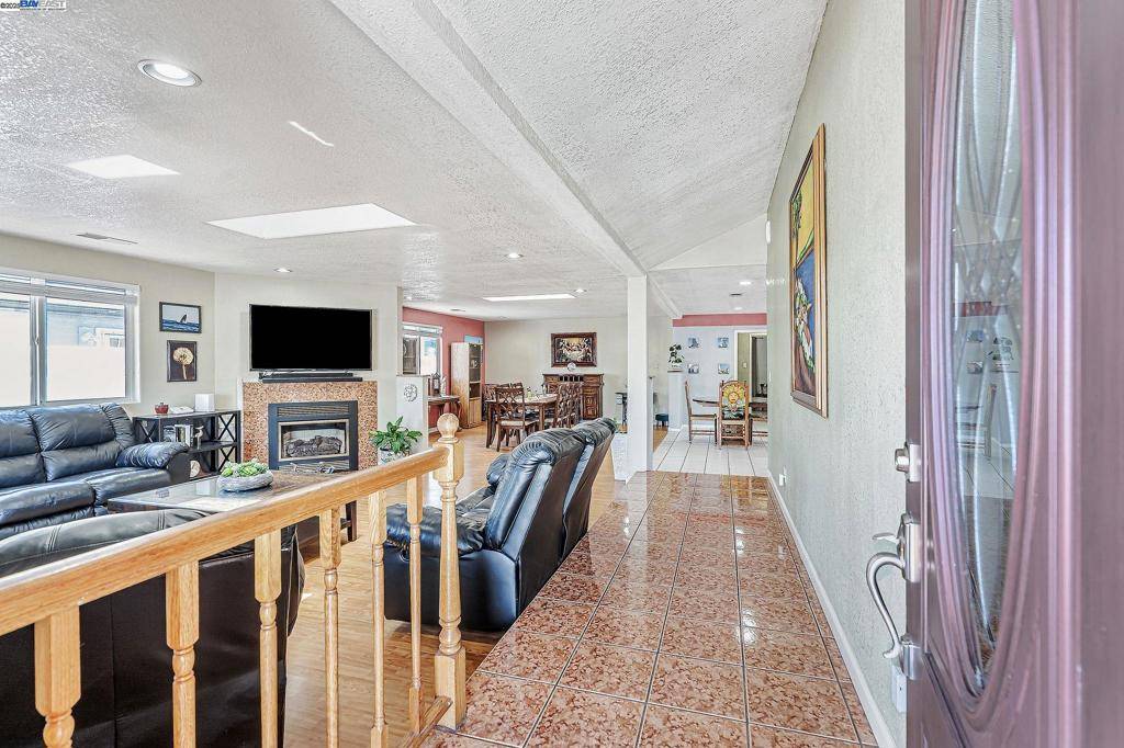 San Leandro, CA 94579,942 Purdue St