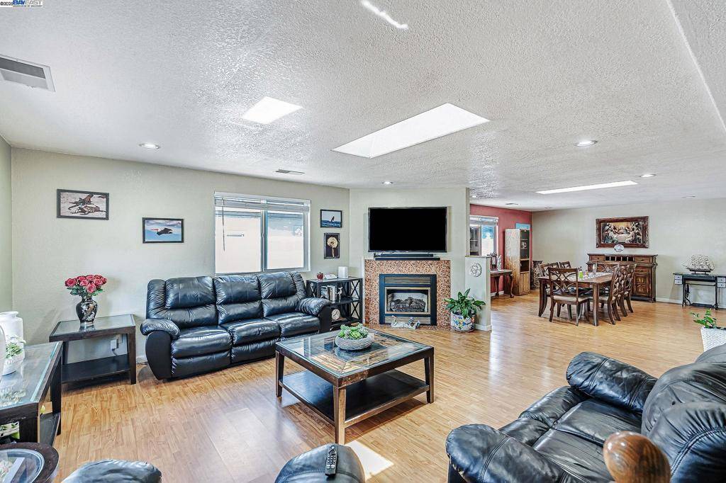 San Leandro, CA 94579,942 Purdue St