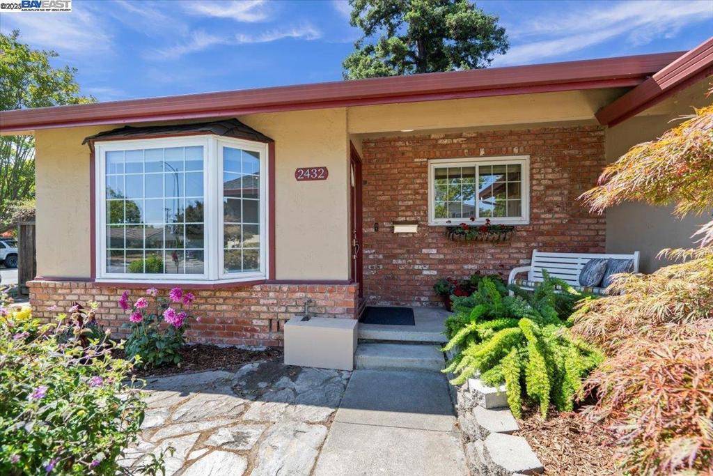 San Jose, CA 95128,2432 Whitethorne