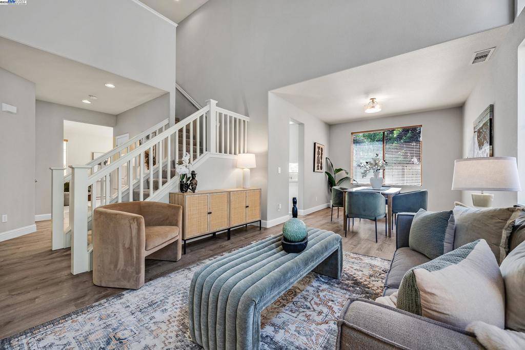 Dublin, CA 94568,5032 Persimmon Dr