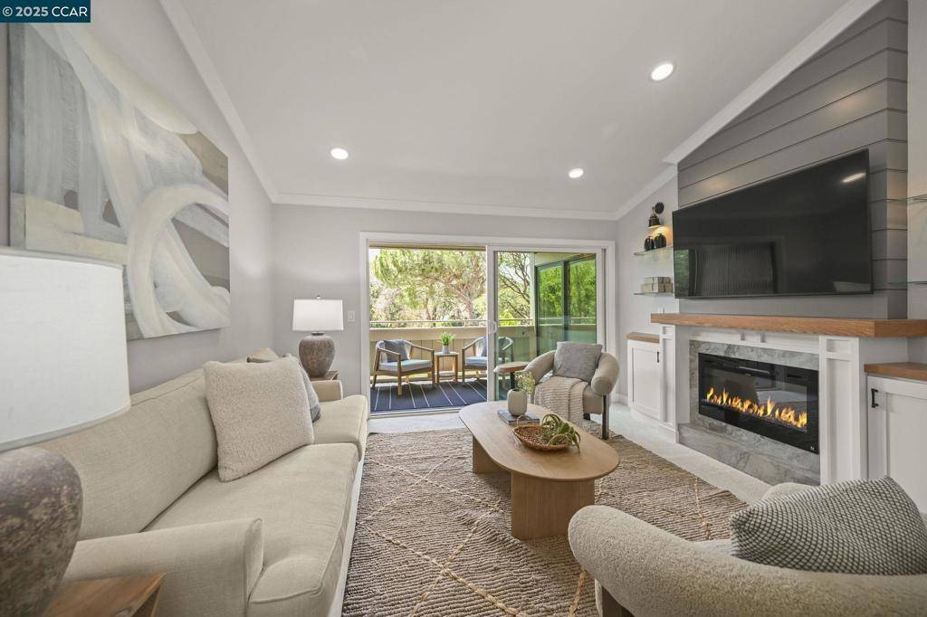 Walnut Creek, CA 94595,600 Terra California Dr #7
