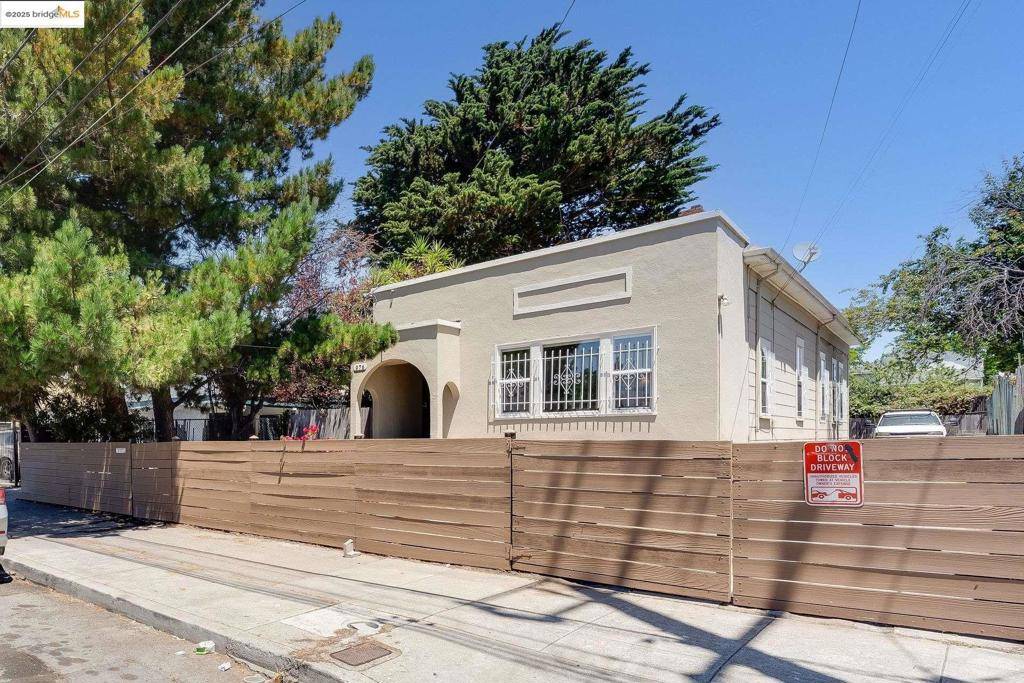 Oakland, CA 94608,976 34Th St