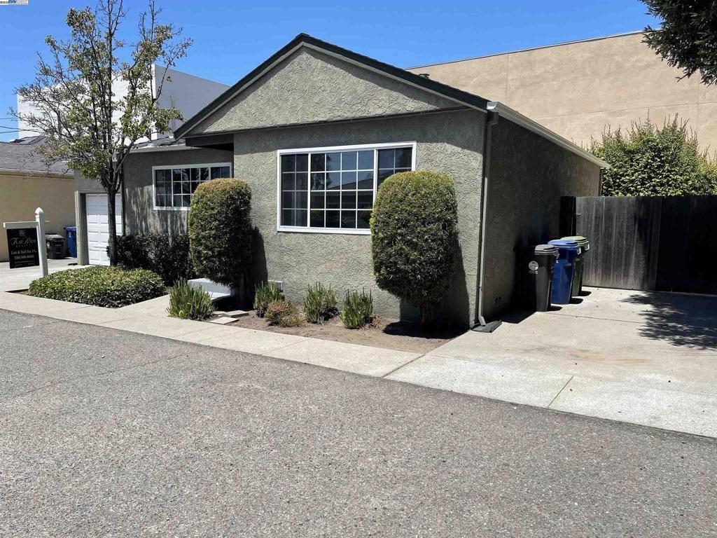 Castro Valley, CA 94546,20852 Baker Rd