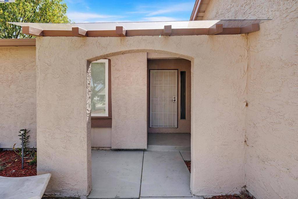 Tracy, CA 95376,910 Amaretto Dr