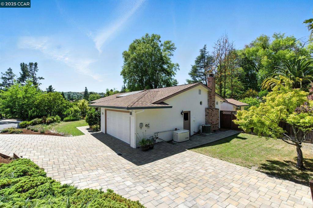 Moraga, CA 94556,3824 Via Granada