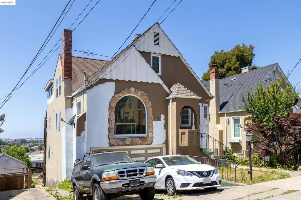 Oakland, CA 94605,7529 Outlook Ave