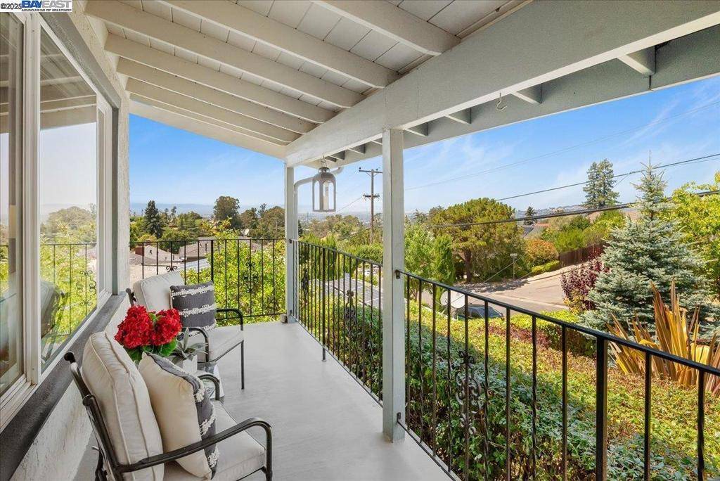 Hayward, CA 94541,3457 Hackamore Dr