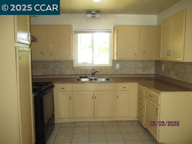 Pittsburg, CA 94565,207 Thomas Way