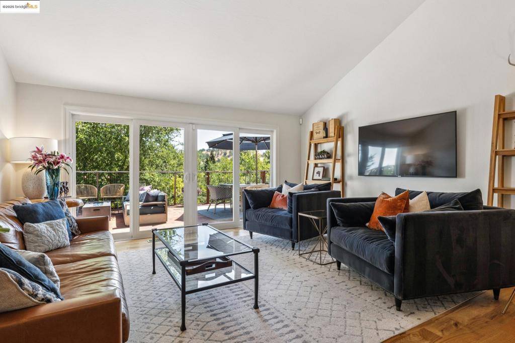 Walnut Creek, CA 94596,32 Pacer Pl.