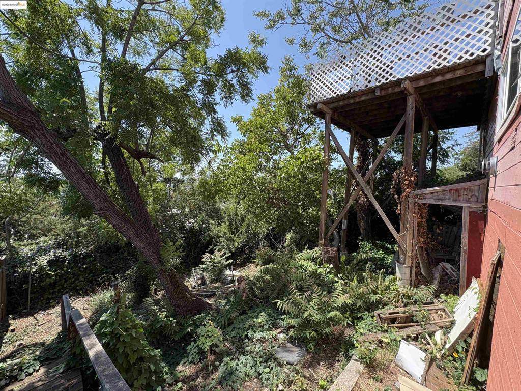 Oakland, CA 94605,8647 Thermal St