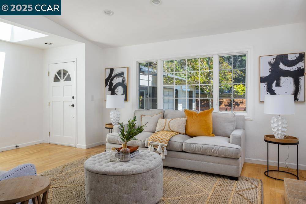 Walnut Creek, CA 94597,2554 Mockingbird Hill Rd