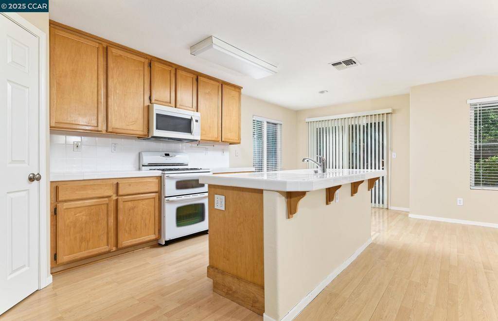Sacramento, CA 95835,5318 Wadsworth Way