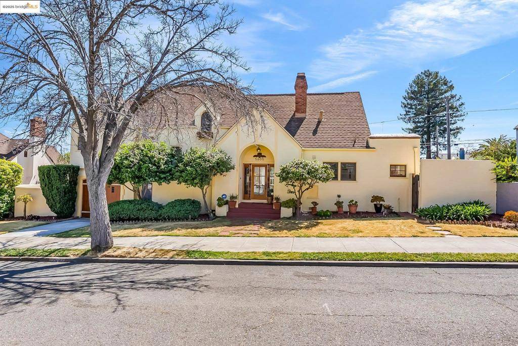 Oakland, CA 94605,5605 Picardy Dr