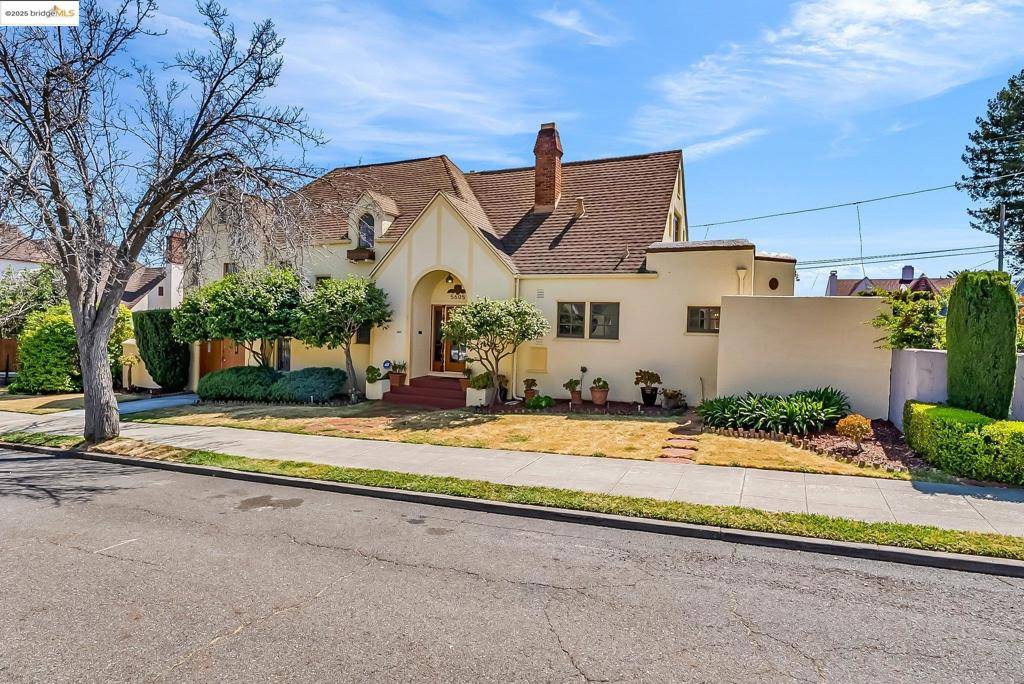 Oakland, CA 94605,5605 Picardy Dr