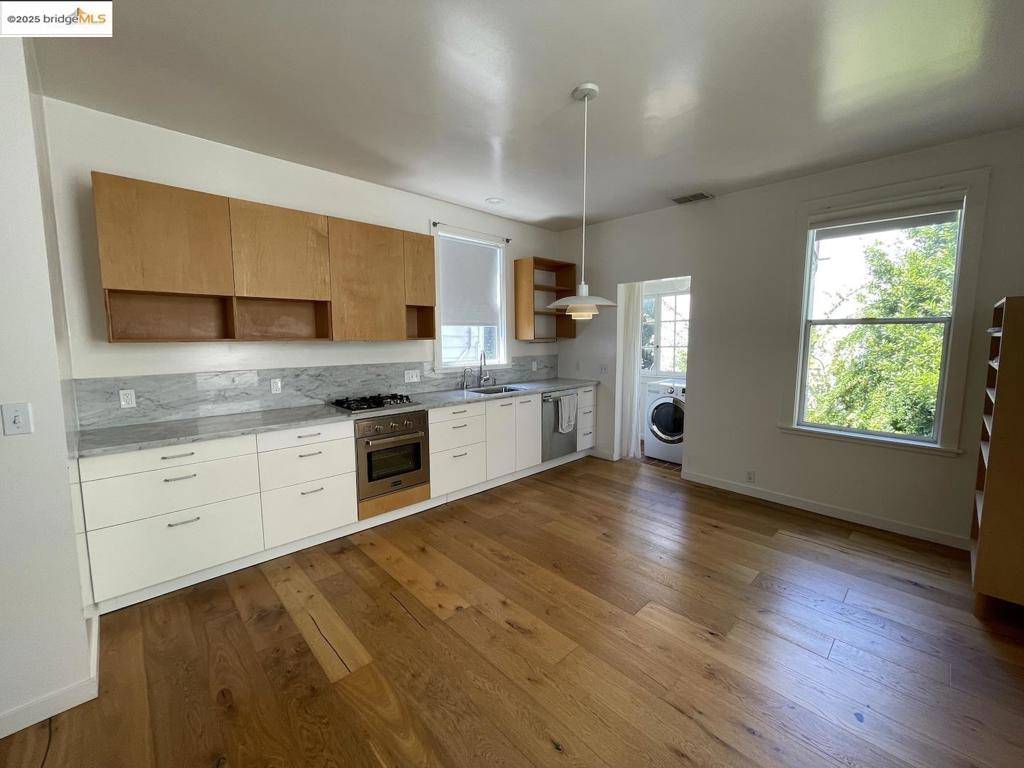 San Francisco, CA 94114,704 Castro St