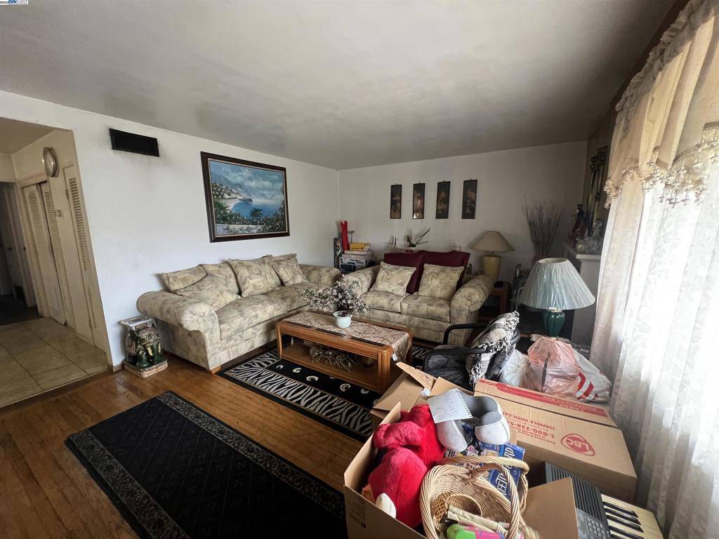 Hayward, CA 94545,25936 Peterman Ave