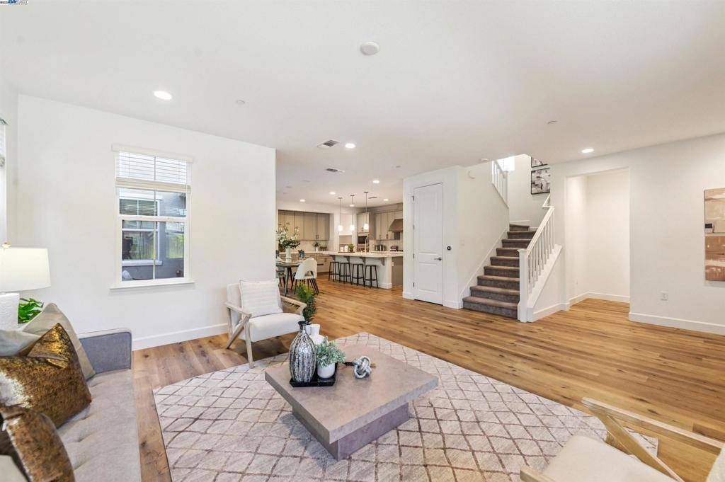 Dublin, CA 94568,7260 Mount Veeder Rd