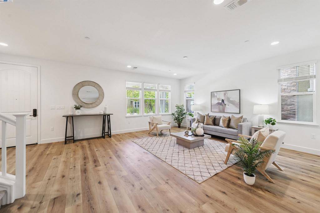 Dublin, CA 94568,7260 Mount Veeder Rd